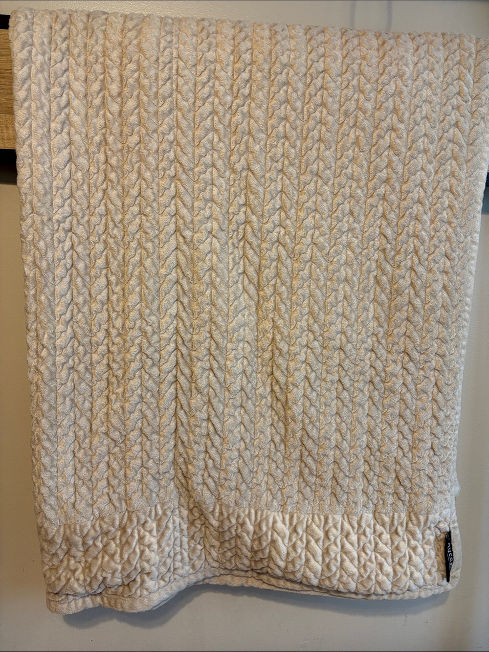 Lovesac Cable-Knit Throw Blanket